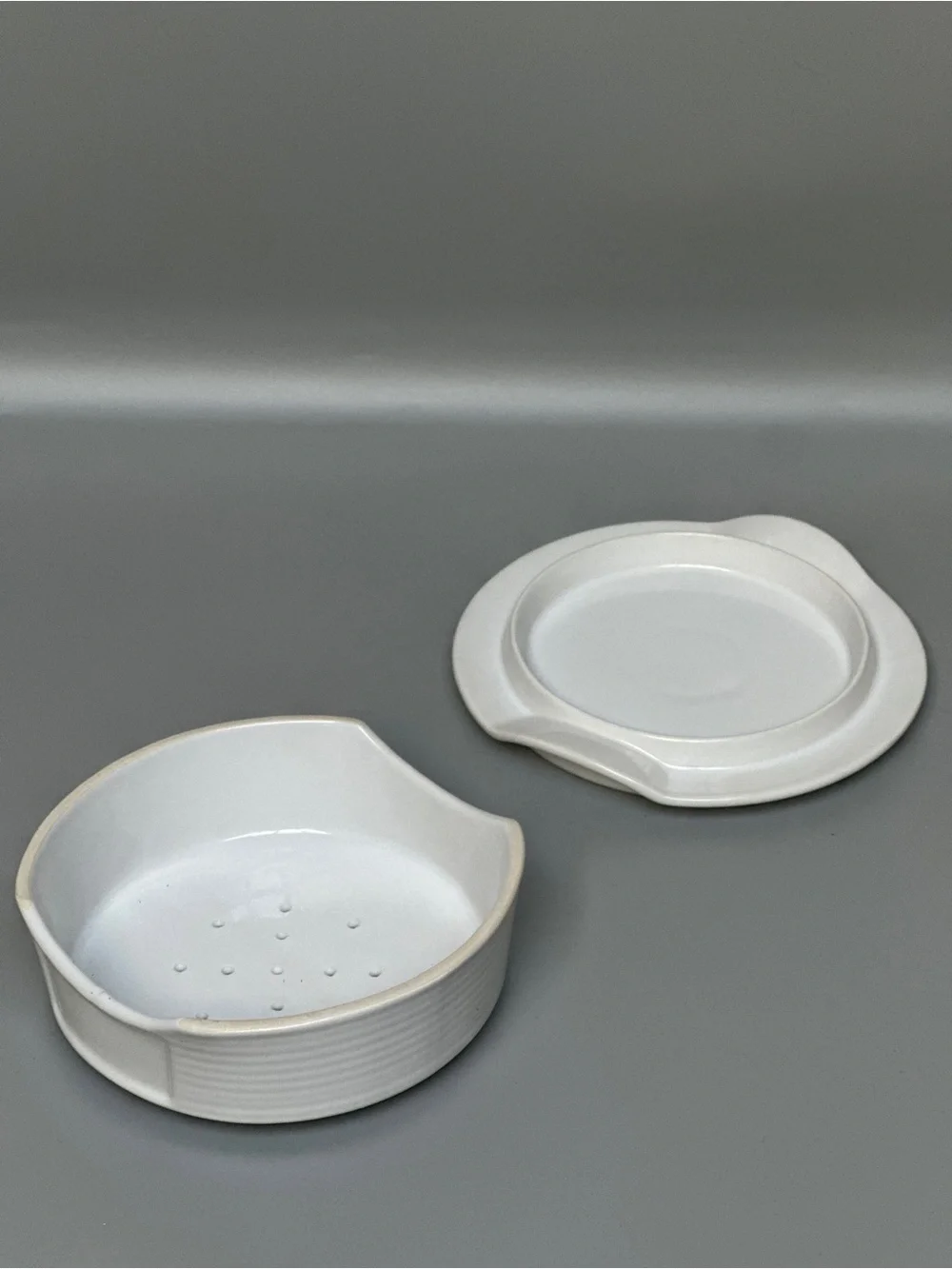 Crate & Barrel White Ceramic Brie Baker with Serving Tray Cheese Baking Dish NWT